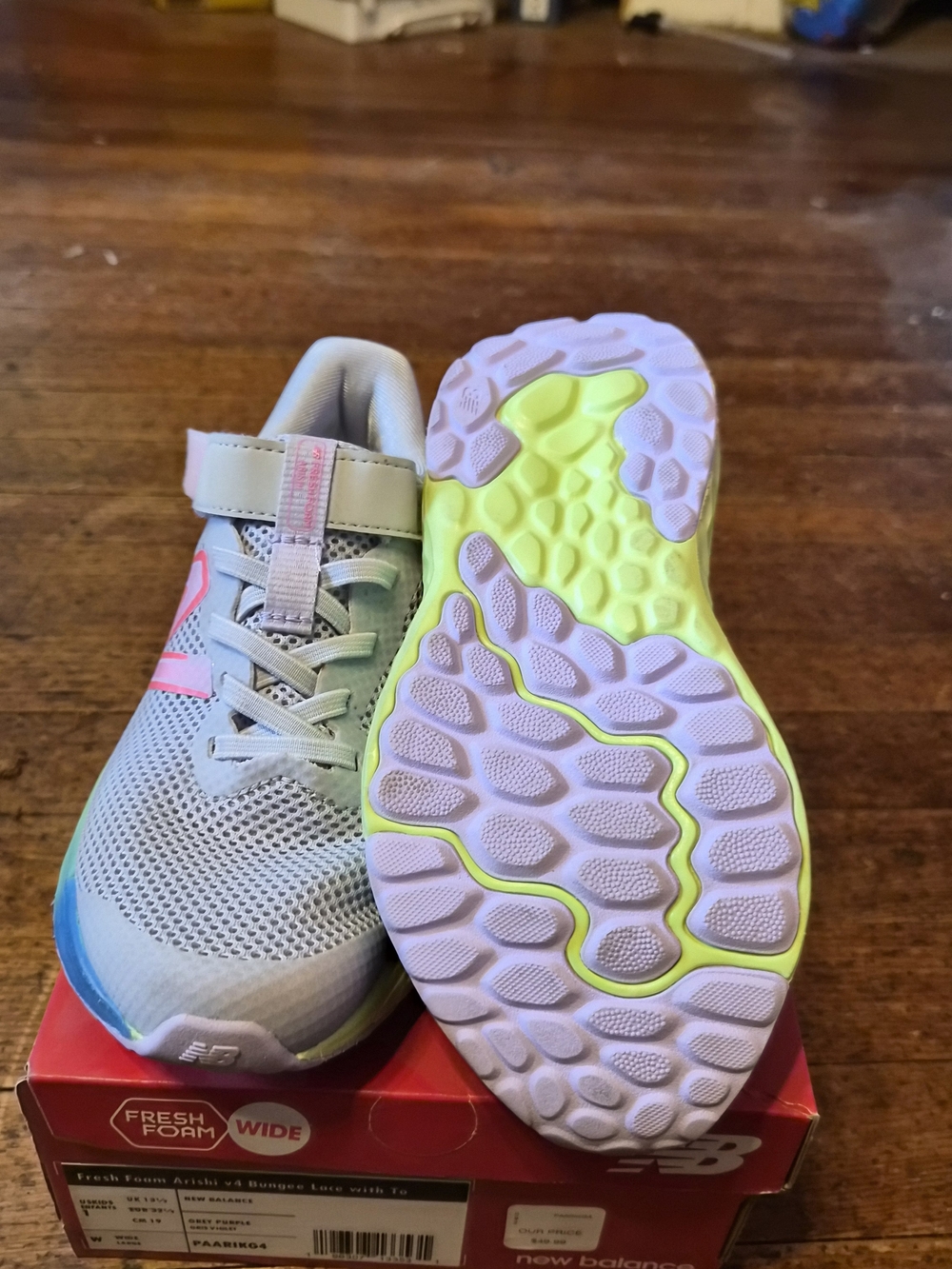 New Balance Fresh Foam Arishi v4 Kids Wide Sneakers Gray Pink Hook Loop Size 13 - Picture 3 of 7